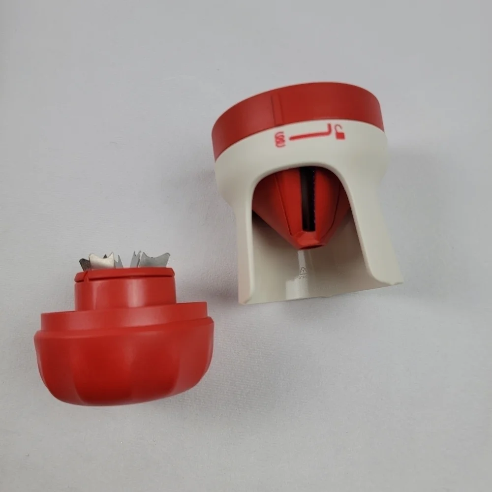 NWT Tupperware‎ Handy Spiral in Chili